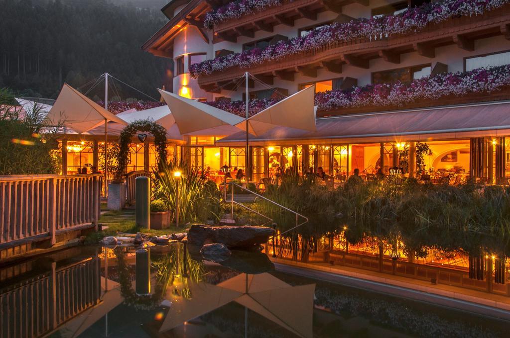 Hotel Magdalena Im Zillertal - Urlaub Mit Hund リート・イム・ツィラータール エクステリア 写真