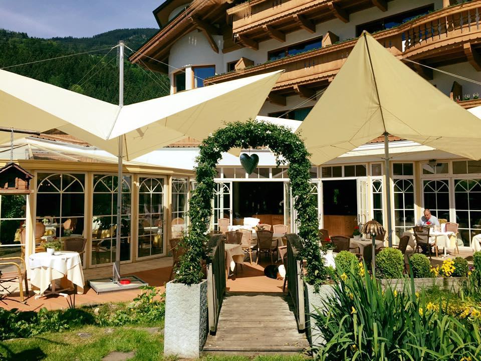 Hotel Magdalena Im Zillertal - Urlaub Mit Hund リート・イム・ツィラータール エクステリア 写真